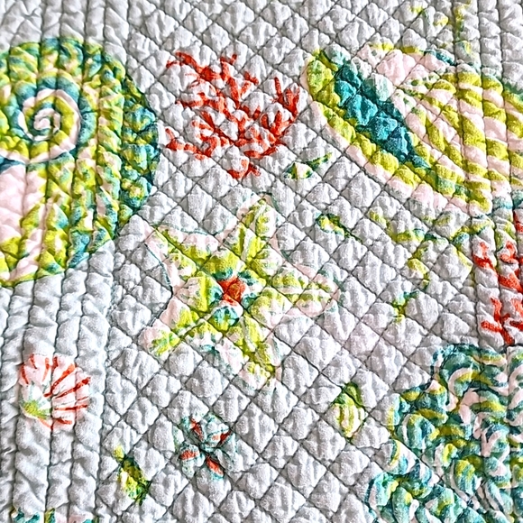 Laguna Breeze quilted table runner - Picture 2 of 4
